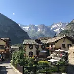 Отель Maison Laurent
