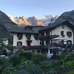 Maison Laurent Отель Курмайор