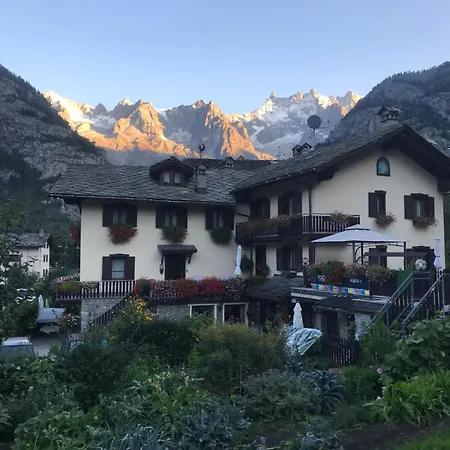Maison Laurent Hotell Courmayeur