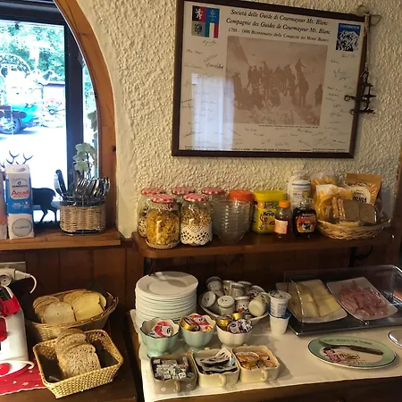 فندق Maison Laurent 3*